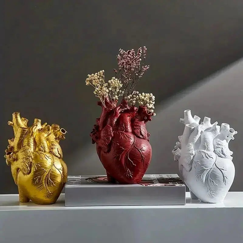 BowLift | Heart-shaped Resin Art Vase – Elegant, creative flower decoration