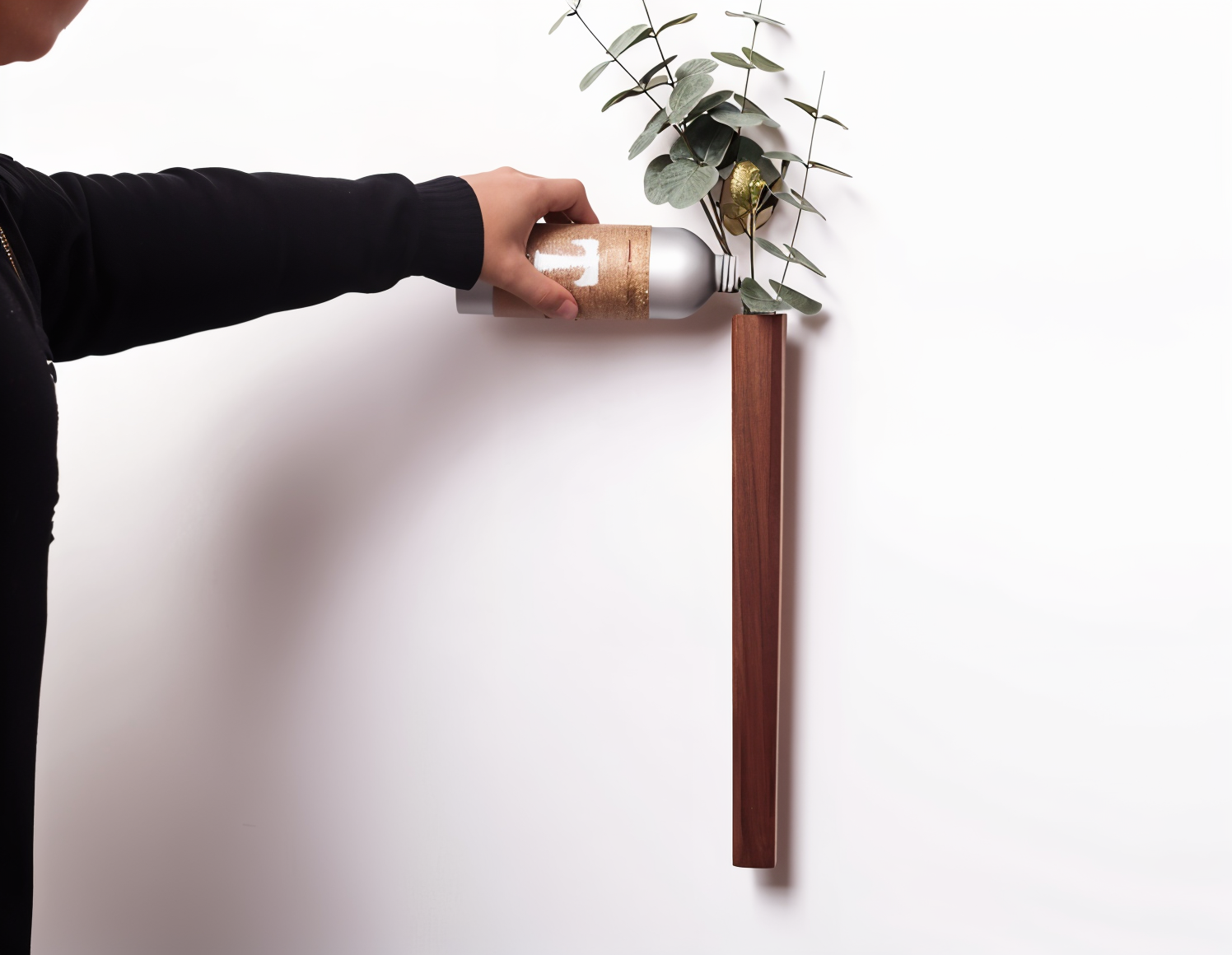 BowLift | FreshFloret Wall-Mounted Wooden Vase – Solid Beech & Walnut Flower Display
