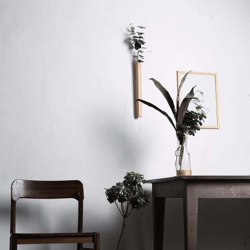 BowLift | FreshFloret Wall-Mounted Wooden Vase – Solid Beech & Walnut Flower Display