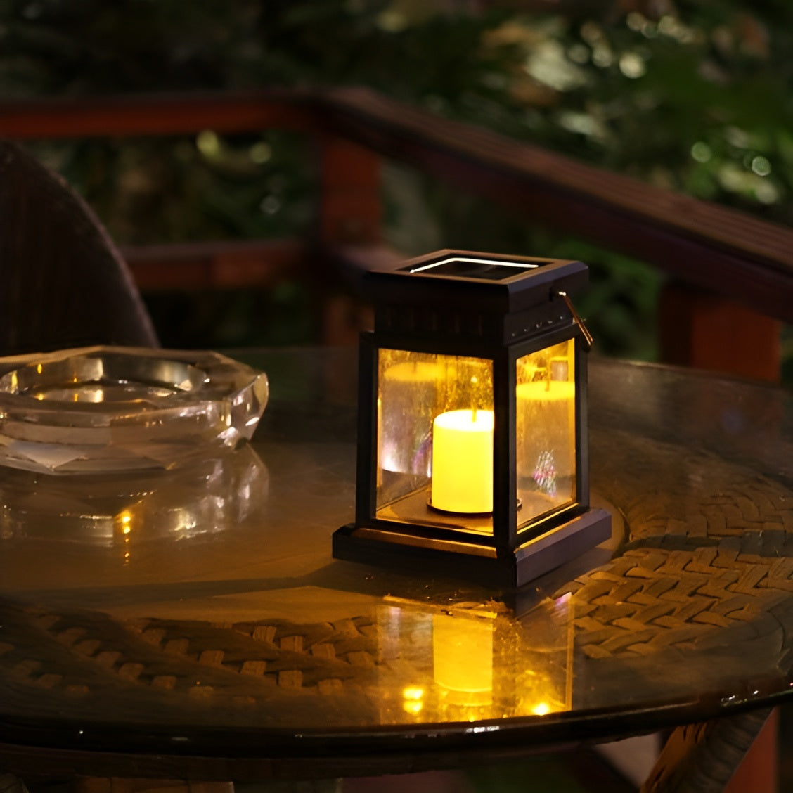 BowLift | Magic Lantern - Solar-powered bulbs with dual panel control
