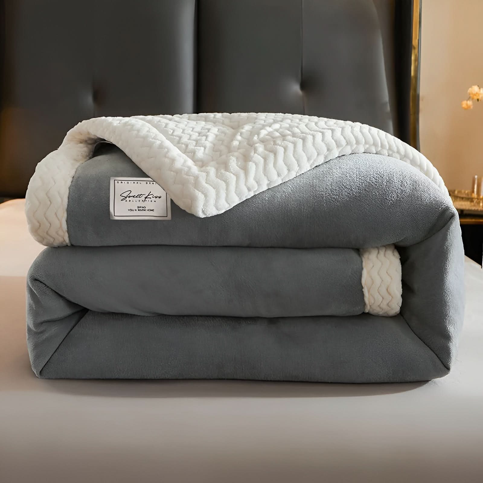 BowLift | DOWNLOFT - Three-layer Soft Blanket