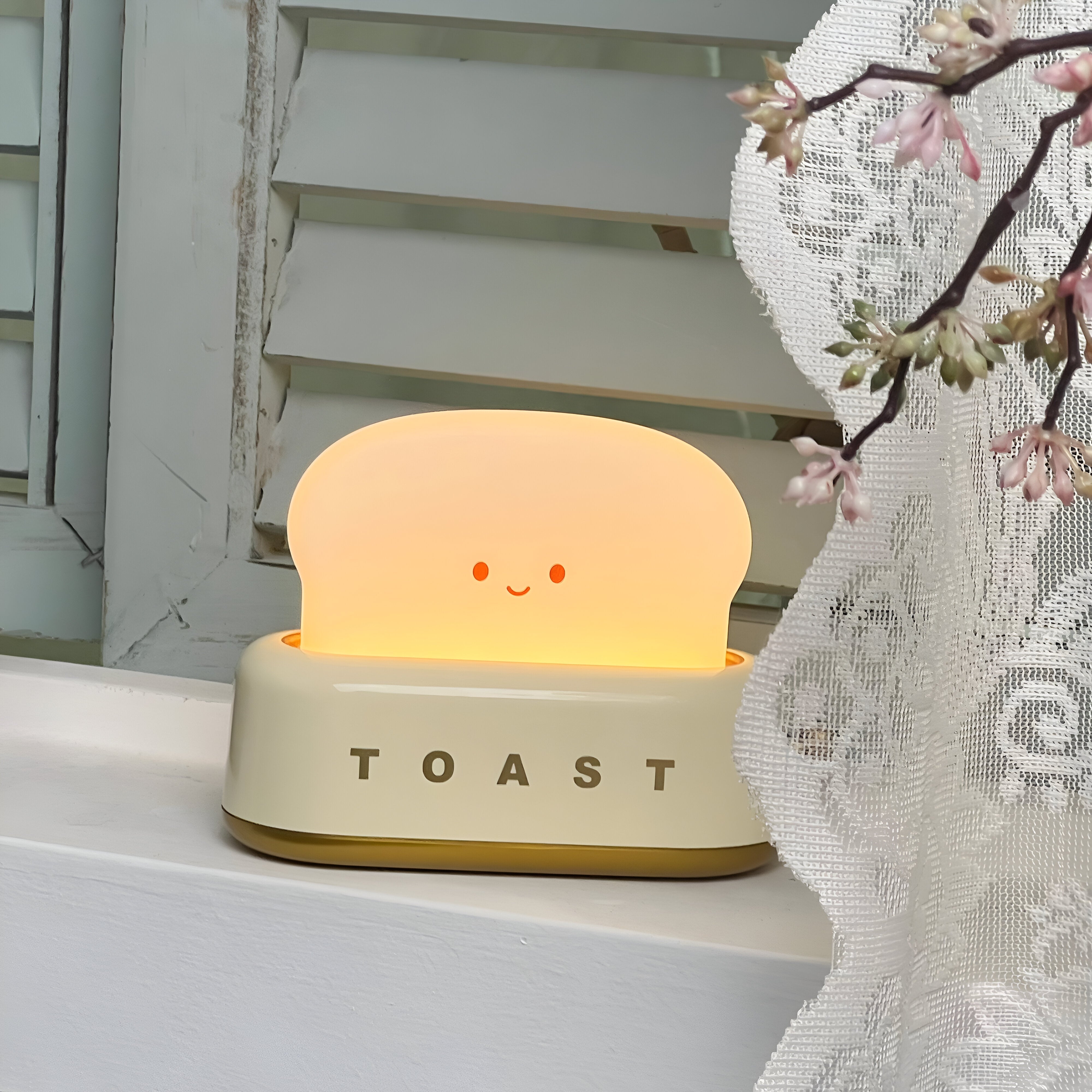 BowLift | TinyToast Table Lamp – Portable Toaster-Shaped Night Light with Dimmable LED & USB Port