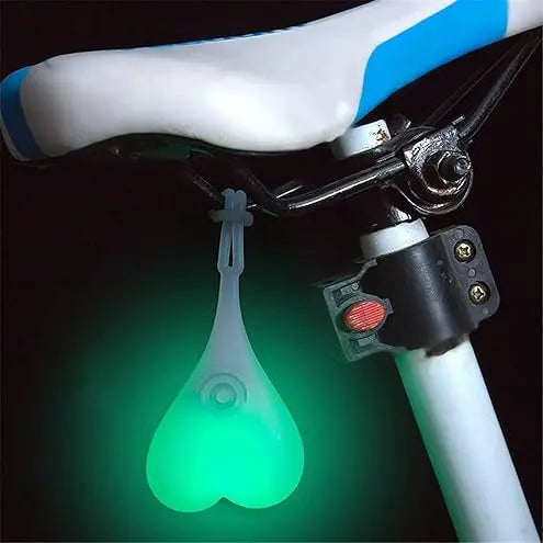 BowLift | LED bicycle rear light in heart shape – For better visibility in road traffic