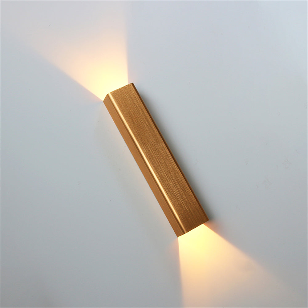 BowLift | BeamLuxe – Sleek Outdoor Lamp for Contemporary Spaces