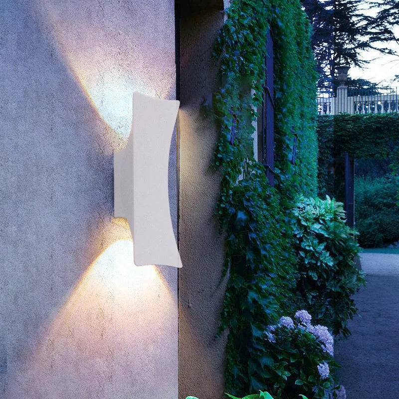 BowLift | Designer LED Wall Lamp Durable and Efficient Outdoor Lighting