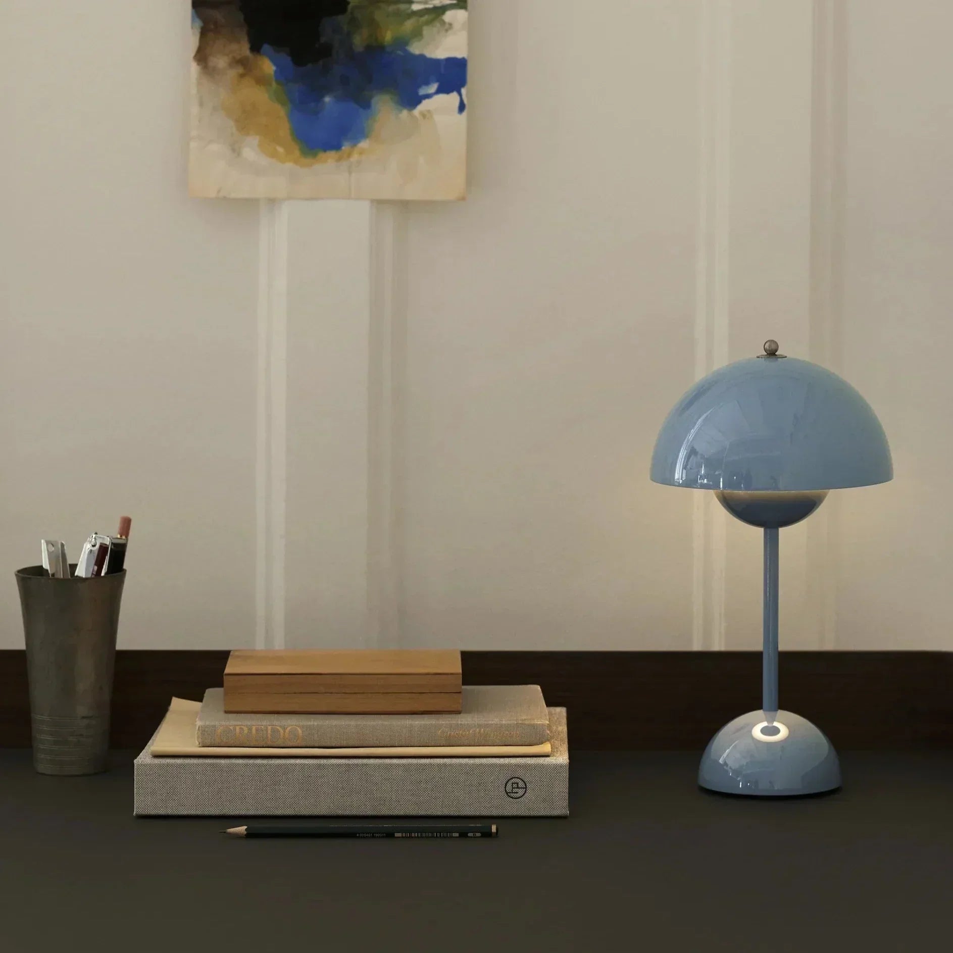 BowLift | Modern Table Lamp - Simple and Minimalistic