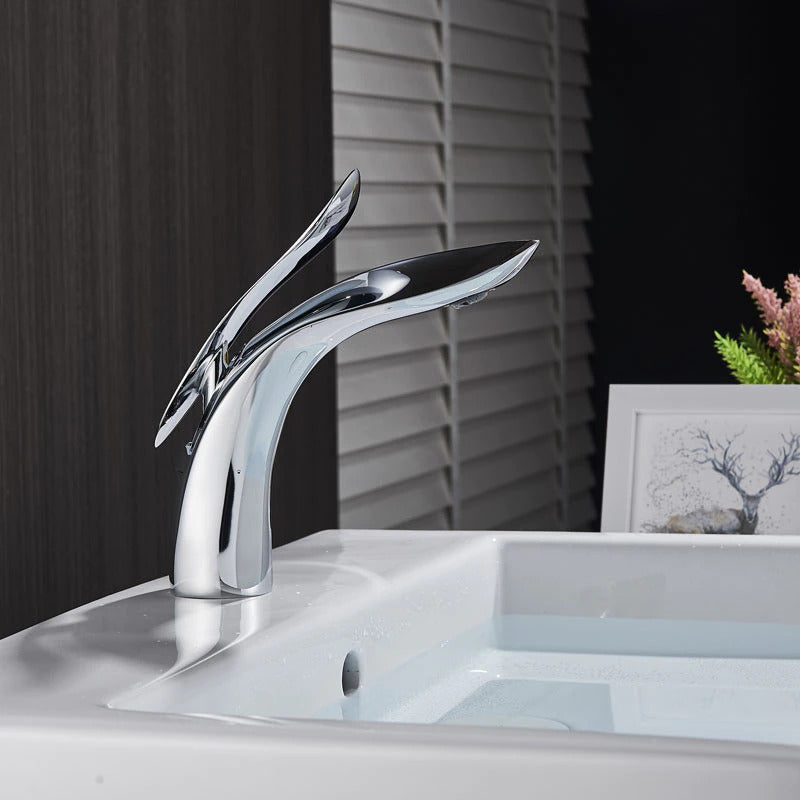 BowLift | Luxurious modern bathroom faucet