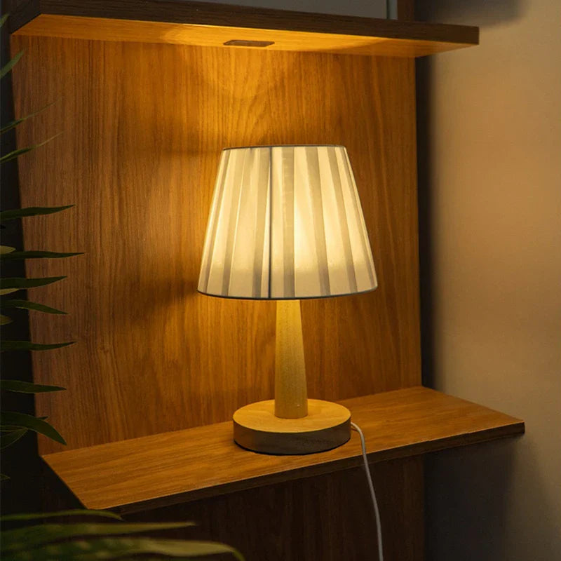 BowLift | Pleated Nightstand Lamp