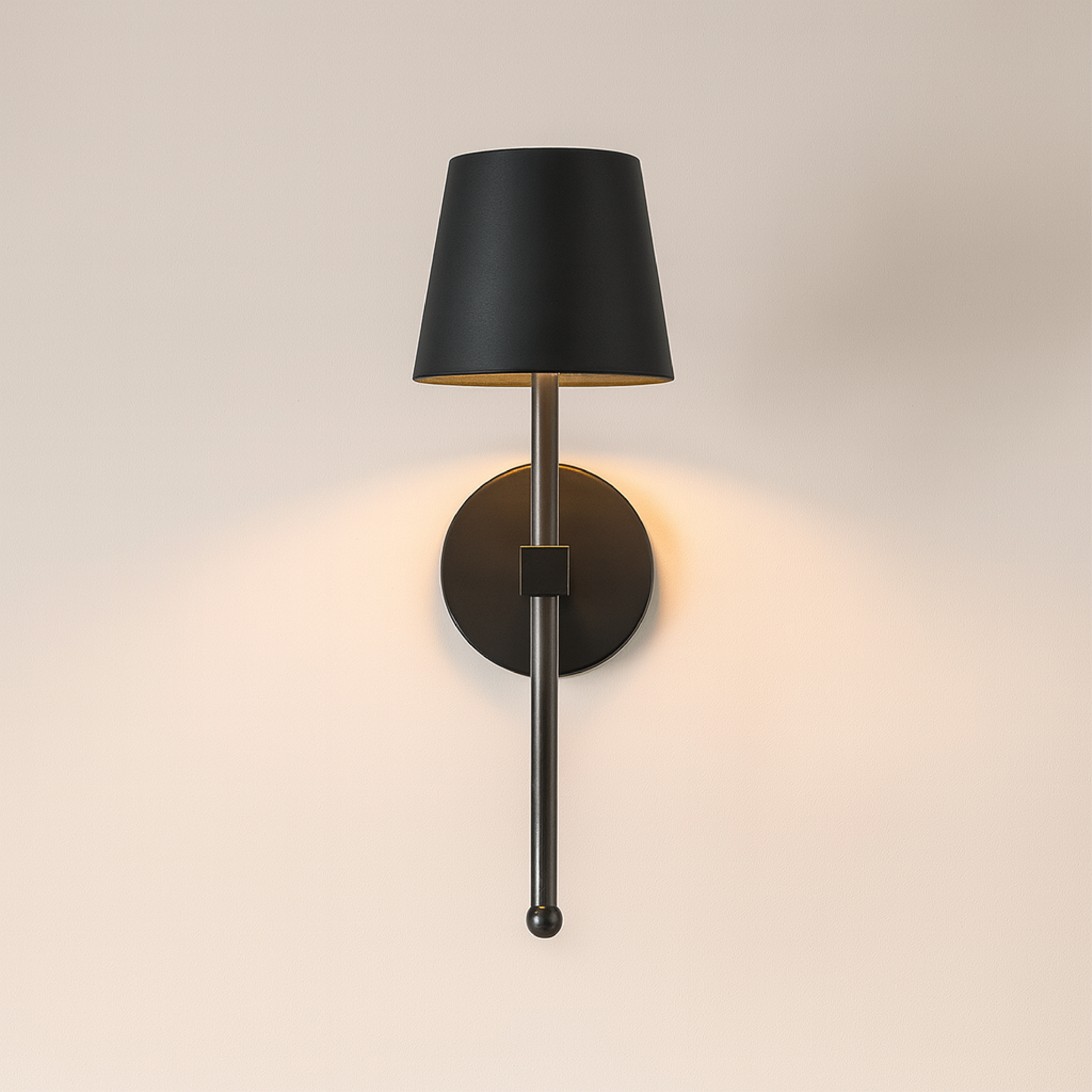 BowLift | Modern Wireless LED Wall Lamp with Metal Housing – Wall Sconce for Bedroom and Living Room