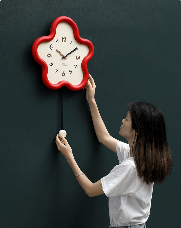 BowLift | Cute Pendulum Wall Clock Decoration
