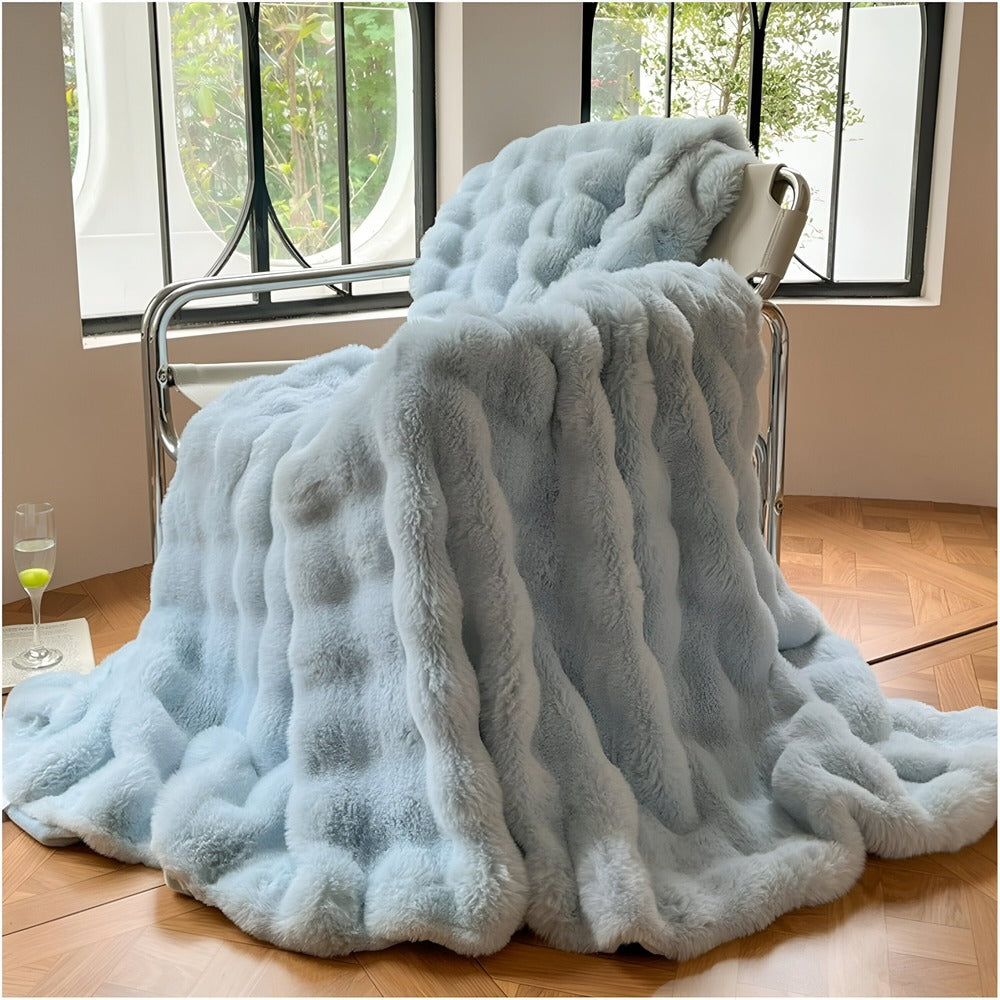 BowLift | Fluffy Faux Fur Travel Blanket – Soft and Washable Fleece Blanket