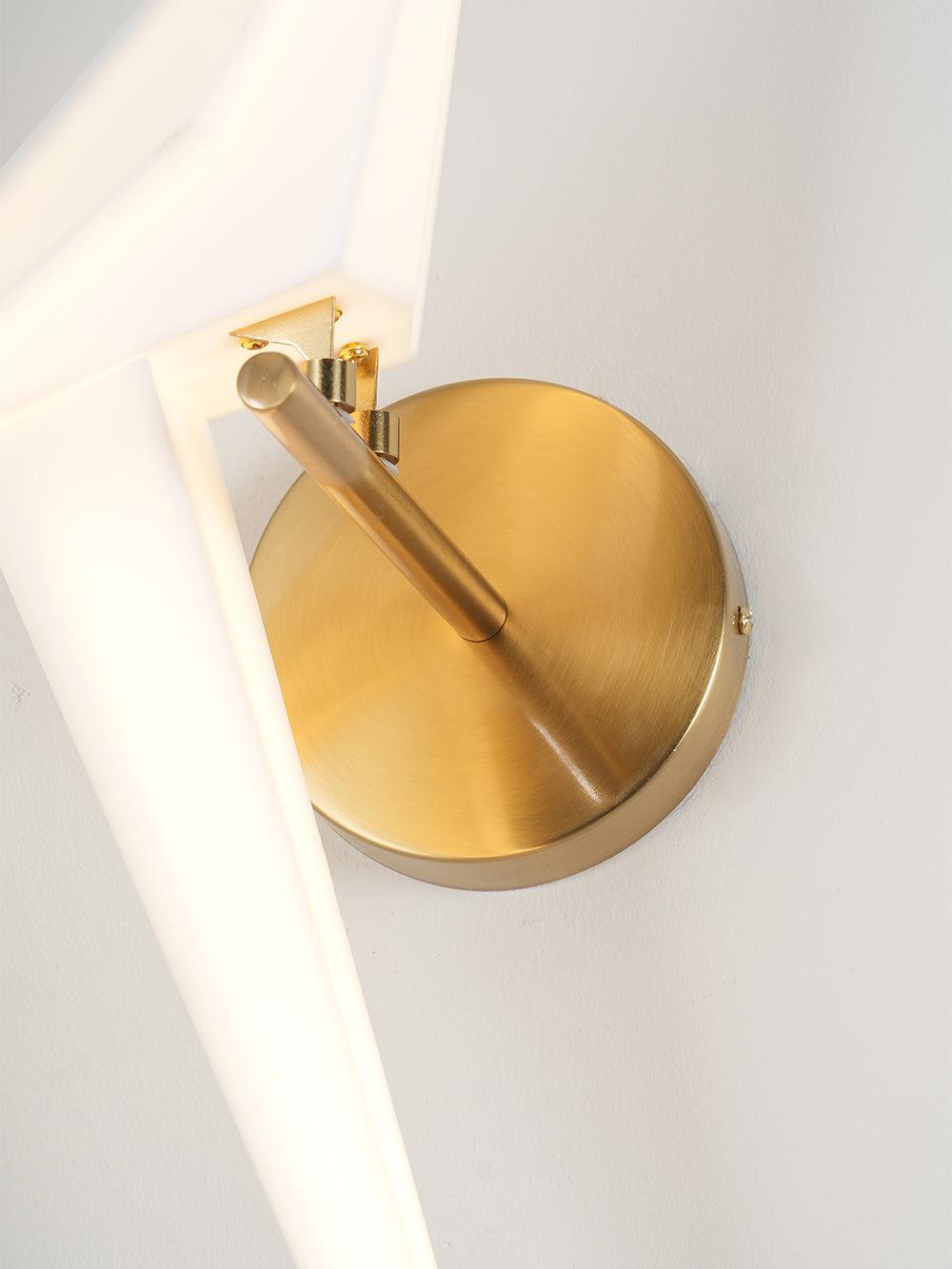 BowLift | Fancy Wall Lamp with Nature-Inspired Design