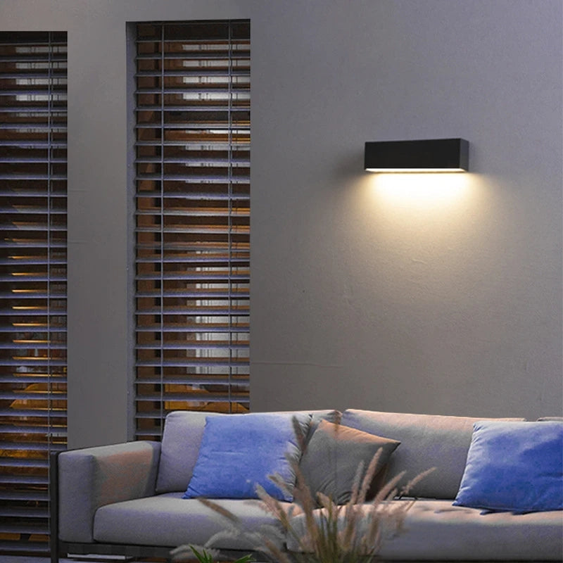 BowLift | GardenLux – Elegant Wall Lamp for Garden with Luxurious Glow