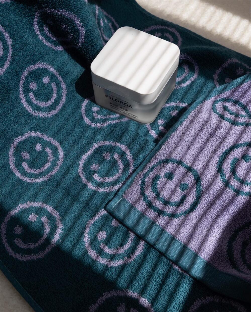 BowLift | Double-sided Smiley Towel