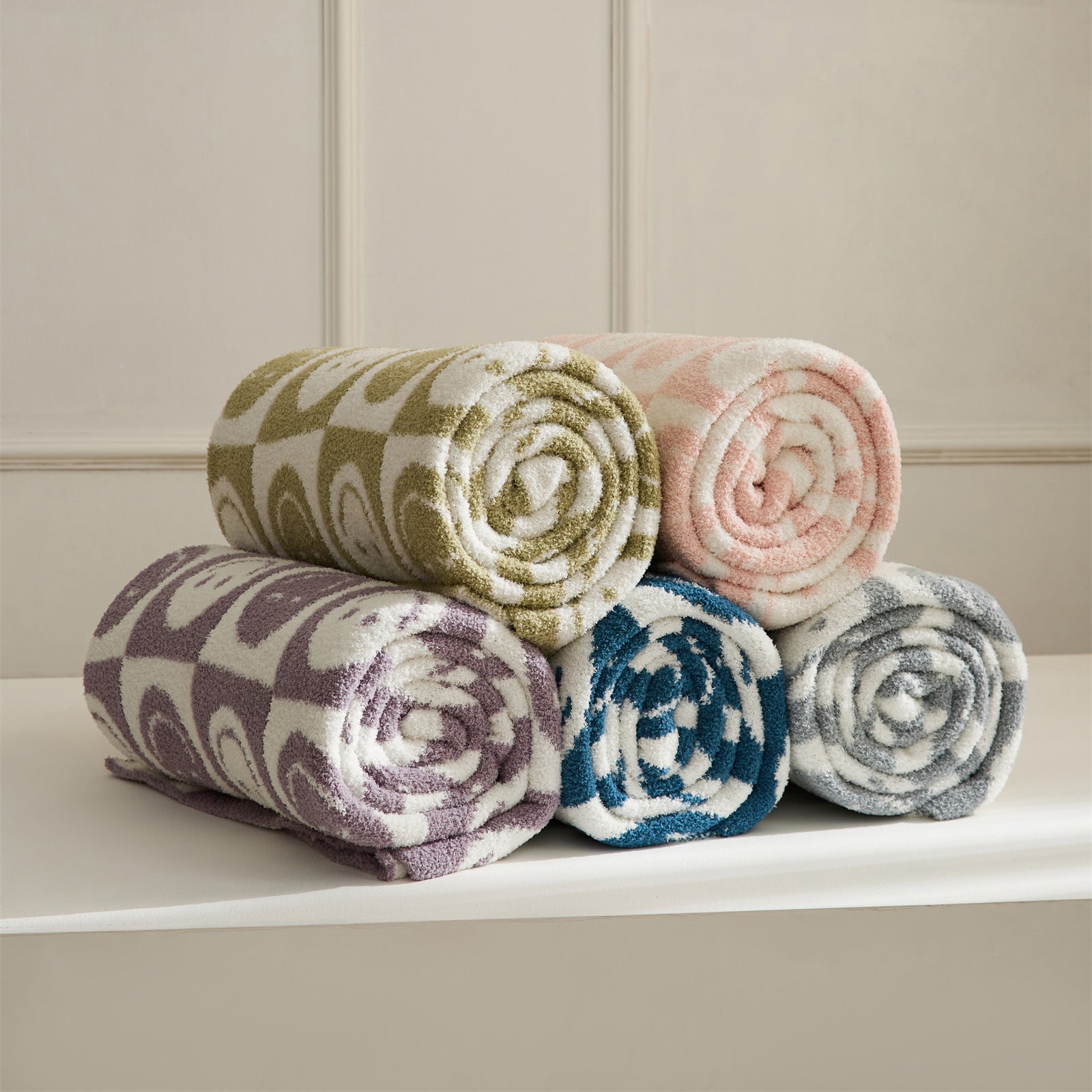 BowLift | Smiley Checked Blanket