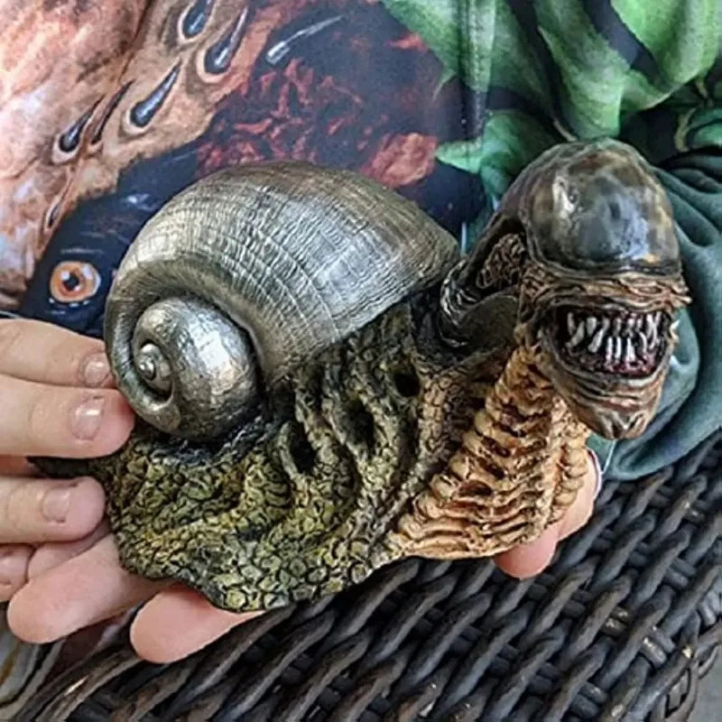 BowLift | Variation Snail Statue, Resin Evil Snail Sculpture Alien Lover's New Favorite Home Office Decoration Garden Outdoor Decoration