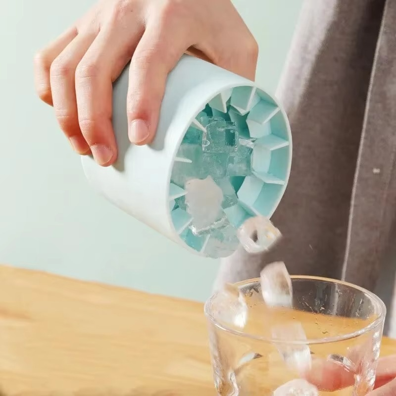BowLift | Essential Round Silicone Ice Cube Maker