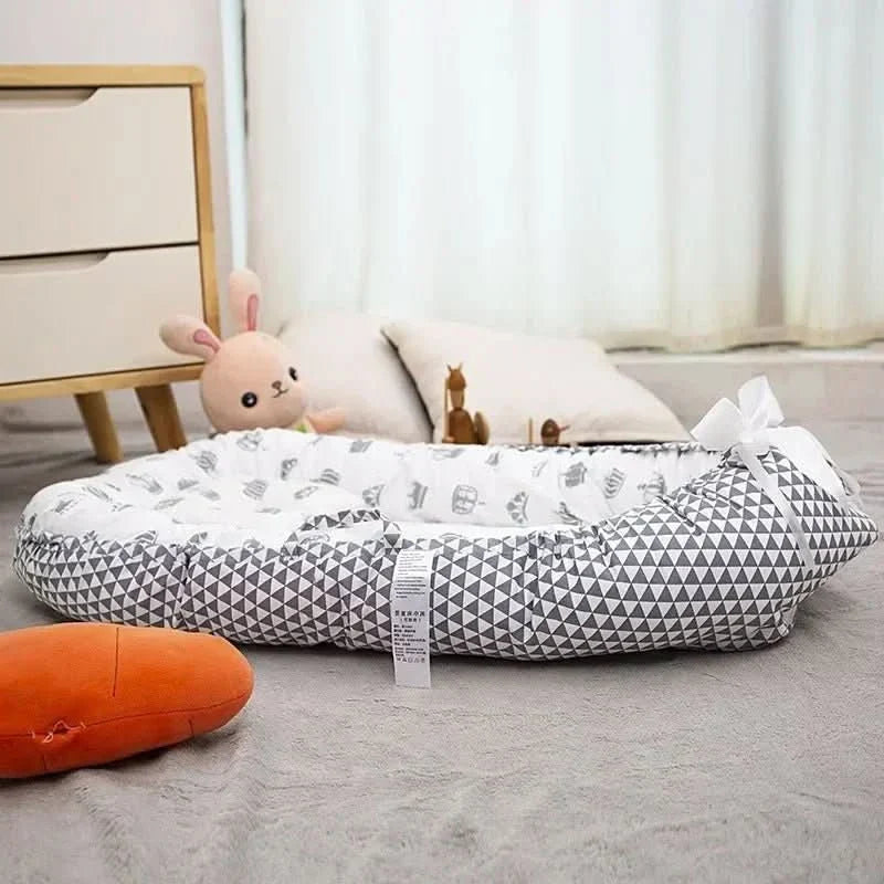 BowLift | Foldable baby cot for safe sleep at home & on the go