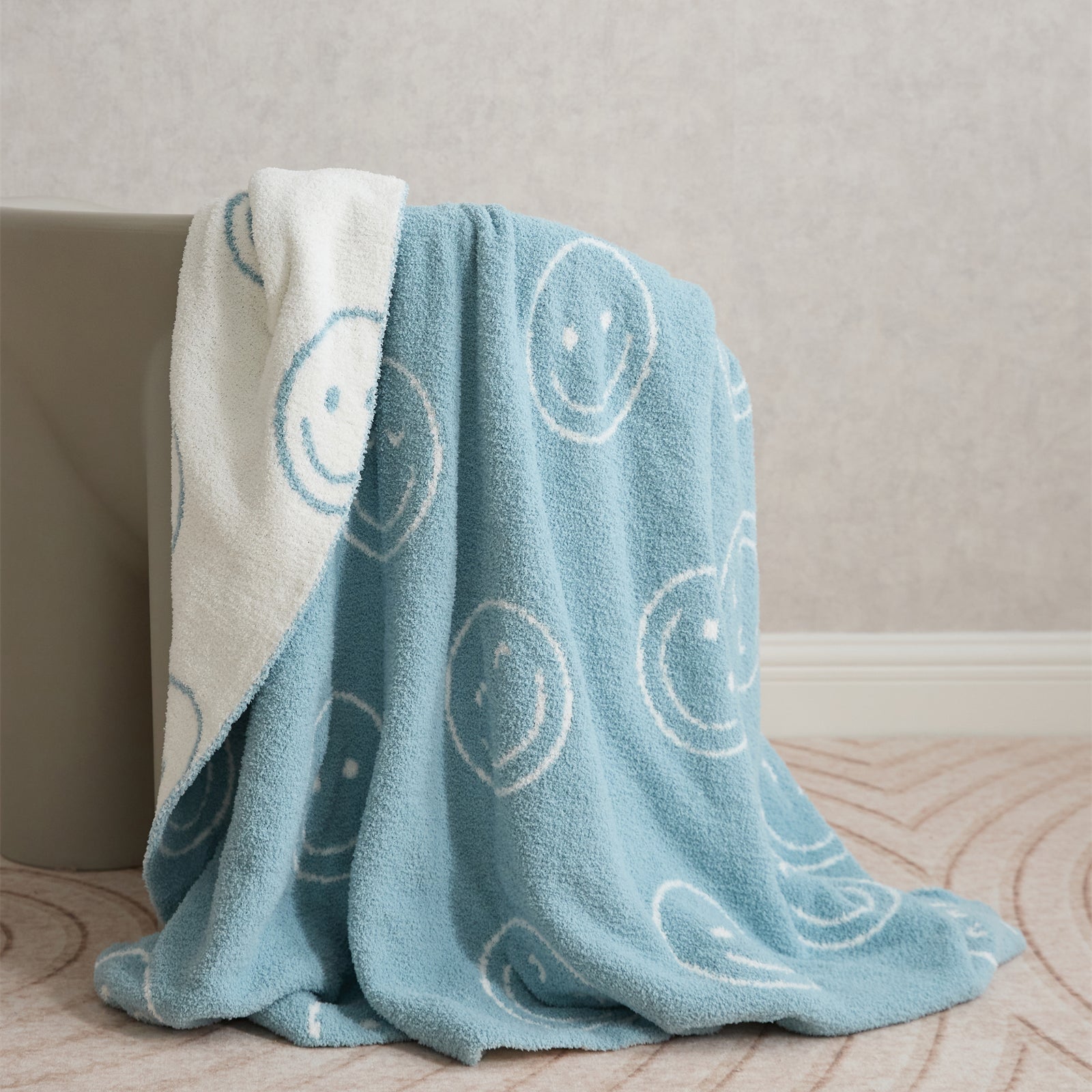 BowLift | Smiley Blanket