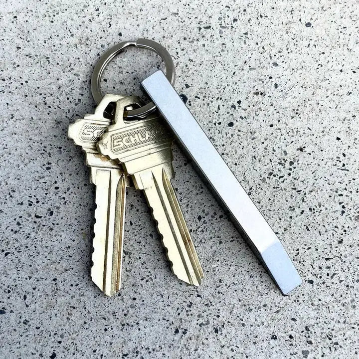BowLift | Keychain Prybar made of stainless steel