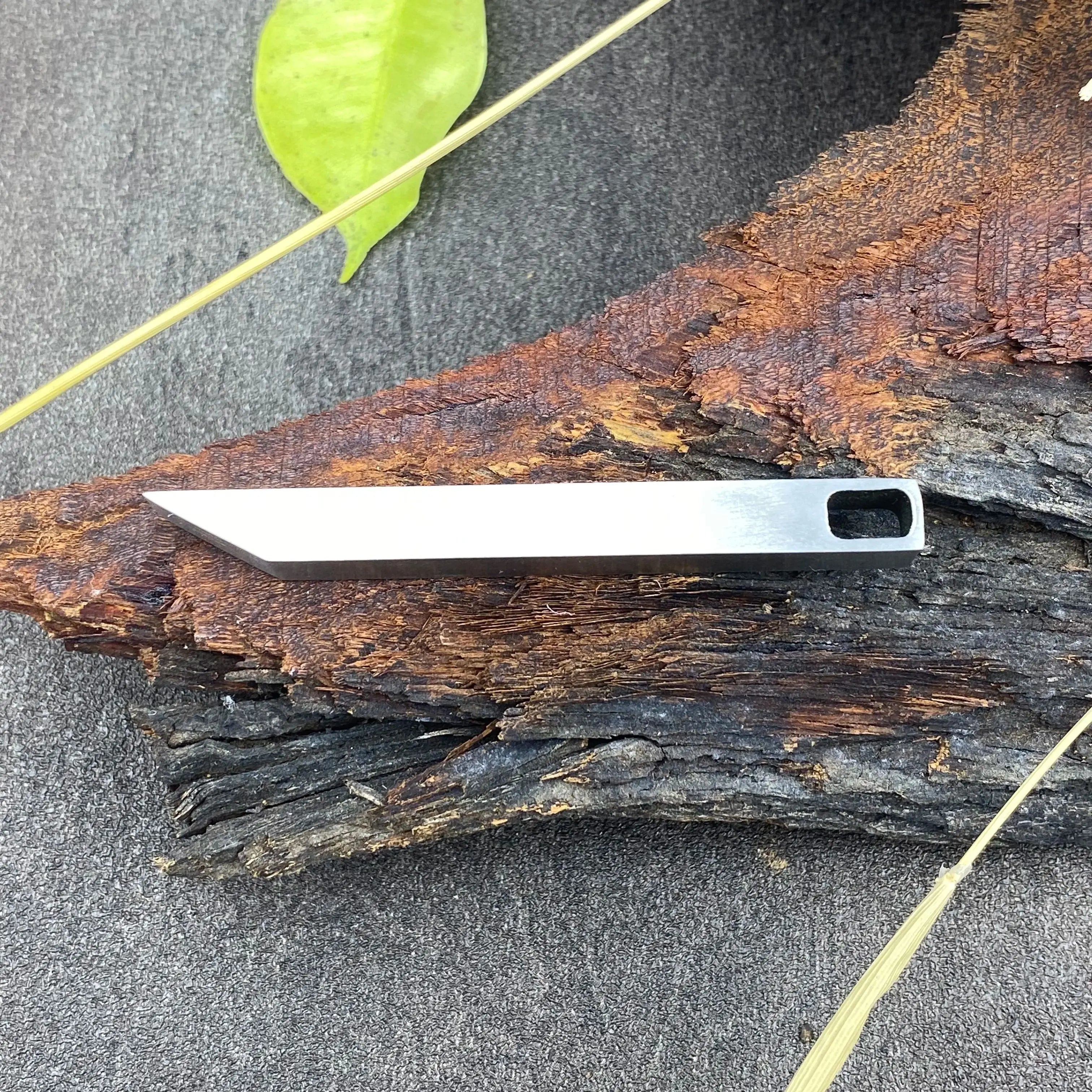 BowLift | Keychain Prybar made of stainless steel