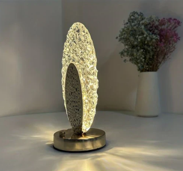 BowLift | Elegant table lamp in peacock design