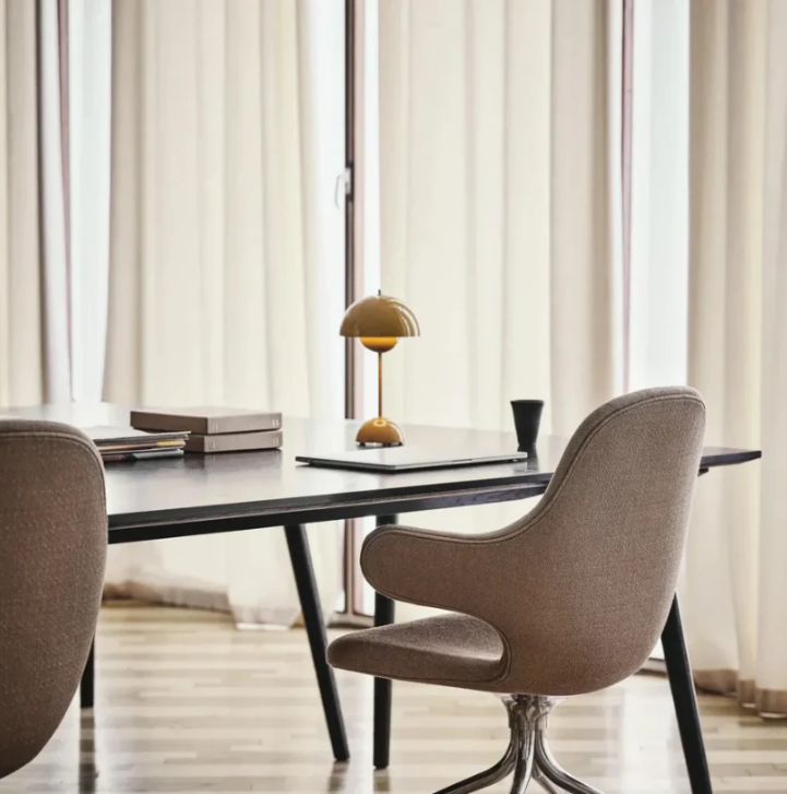 BowLift | Contemporary Touch Table Lamp