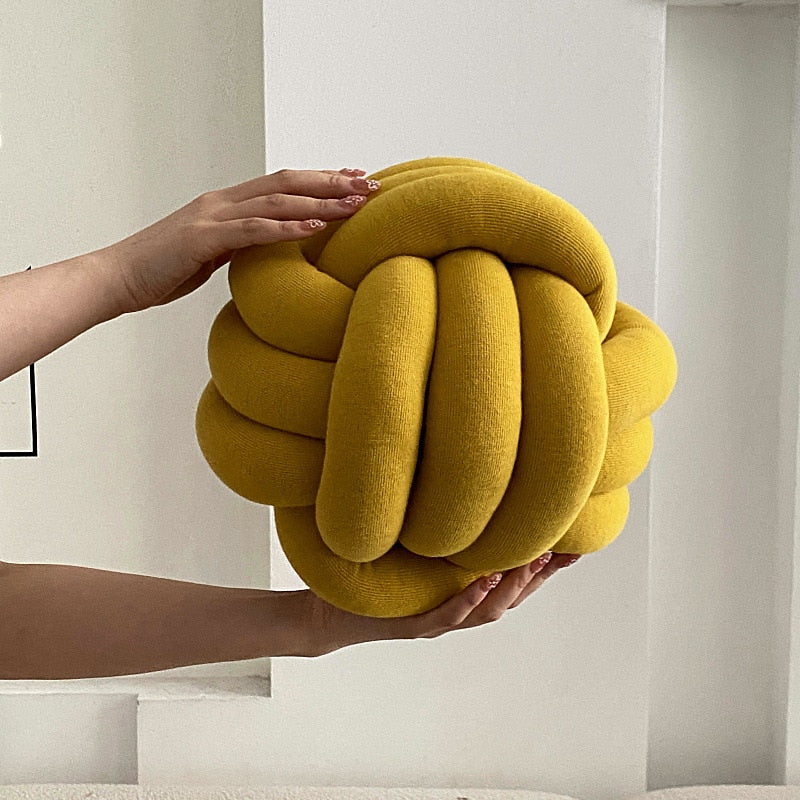 BowLift | Knot Pillow