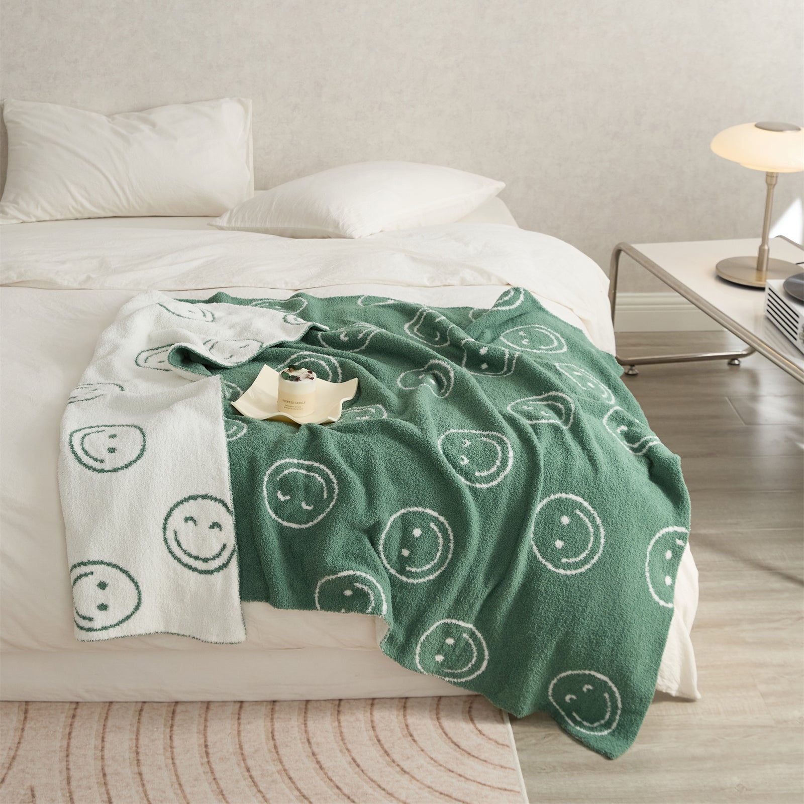 BowLift | Smiley Blanket