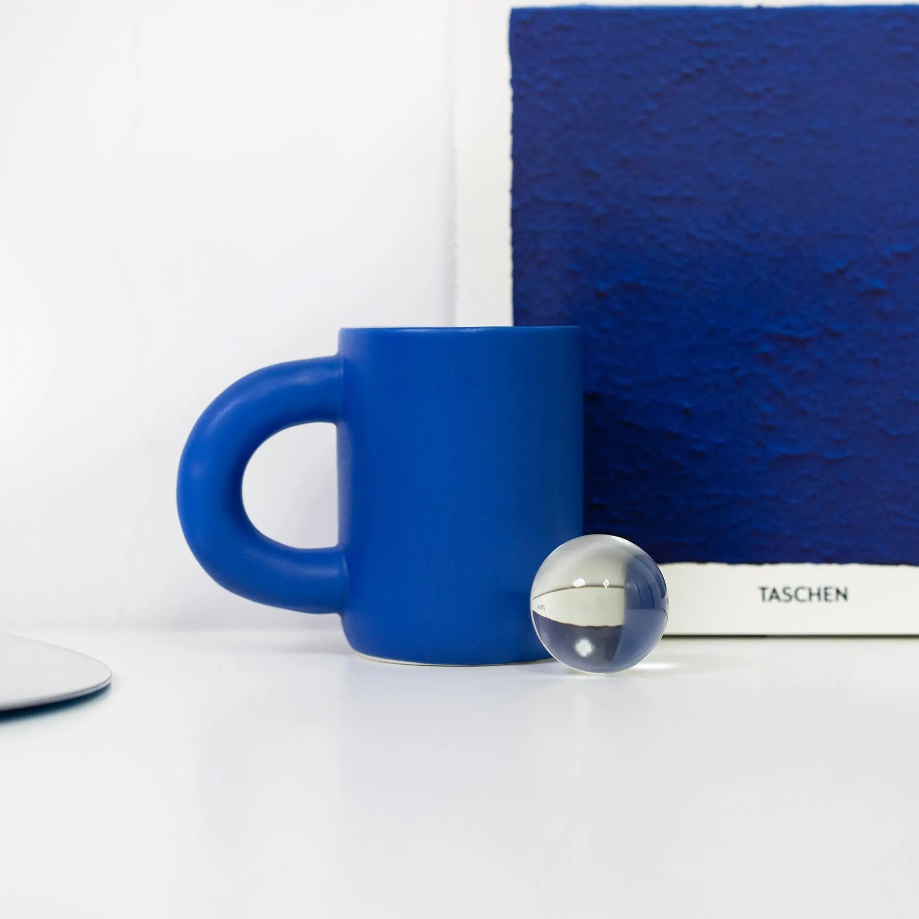 BowLift | Simple solid ceramic mugs