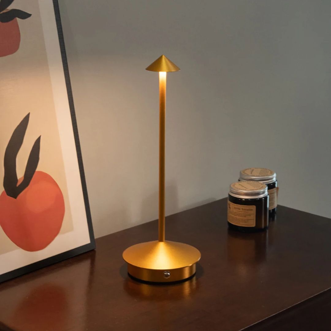 BowLift | Eindhoven Robyn Arrow LED Table Lamp