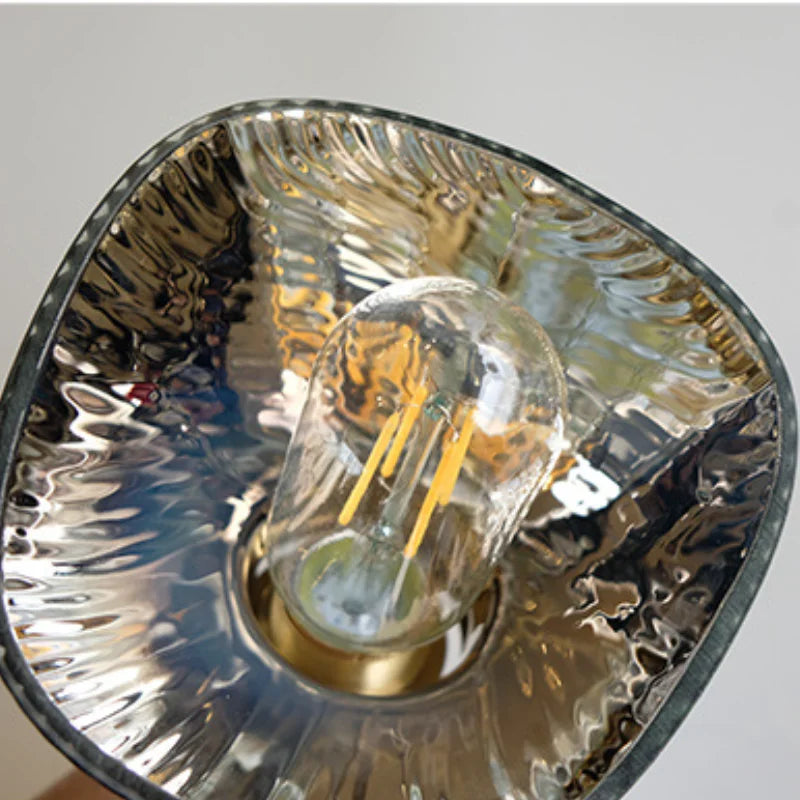 BowLift | Elegant Wall Lamp in Traditional Style