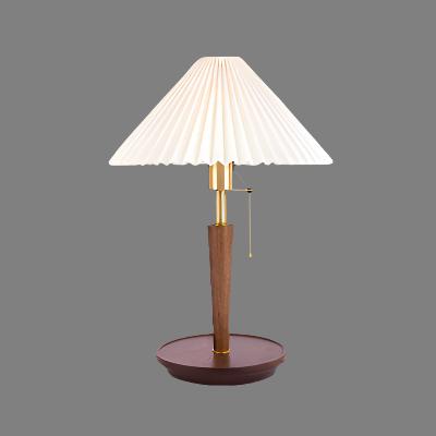 BowLift | Elegant Vintage Woodly Table Lamp - Table Lamp with Pleated Design