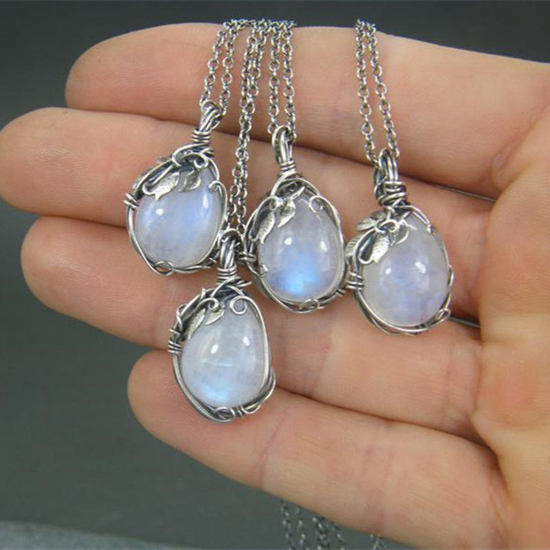 BowLift | Retro Moonstone Necklace - Selene