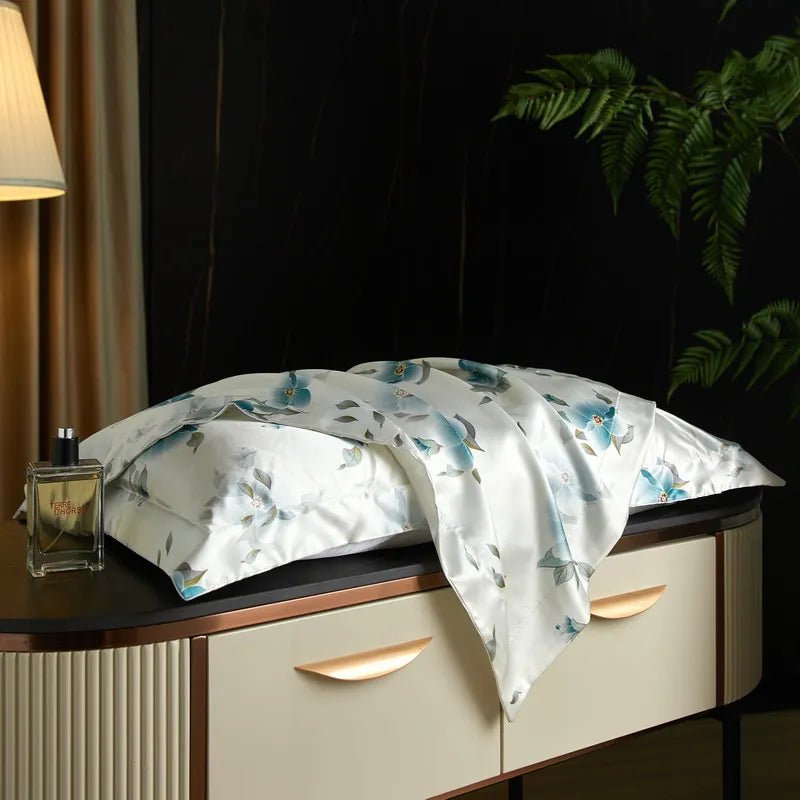 BowLift | Caressence – Mulberry Silk Pillowcase for Luxurious Sleep Comfort