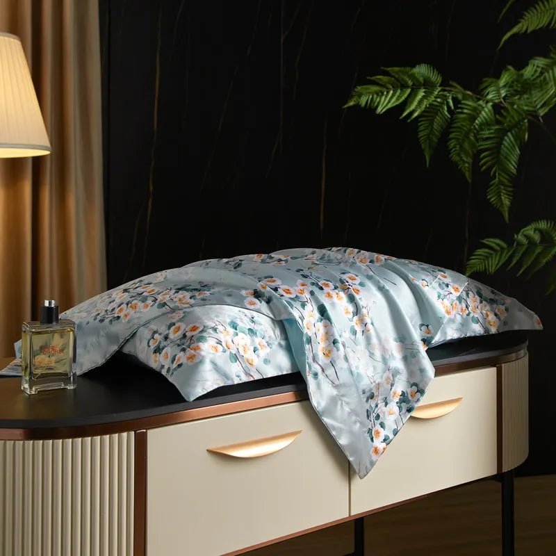 BowLift | Caressence – Mulberry Silk Pillowcase for Luxurious Sleep Comfort