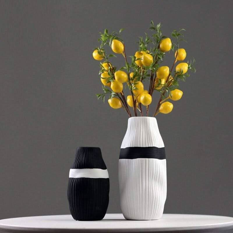 BowLift | HIKARIA – Elegant ceramic vase for modern accents