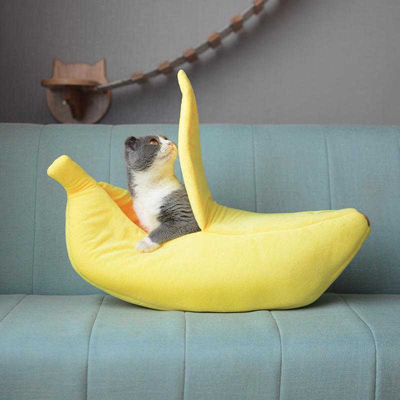 BowLift | Cozy Banana Pet Bed