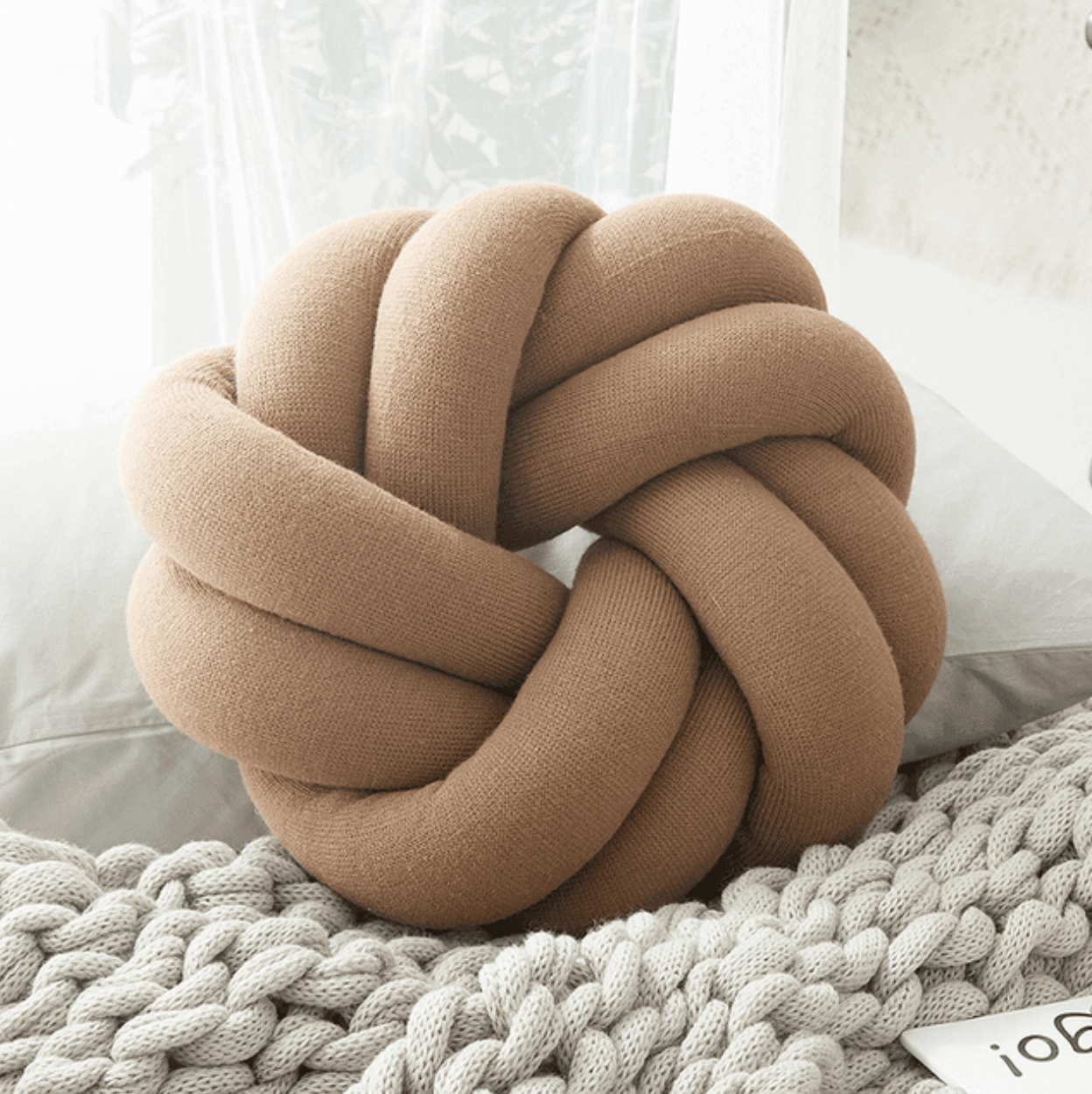 BowLift | Creative Cotton Knot Ball Pillow