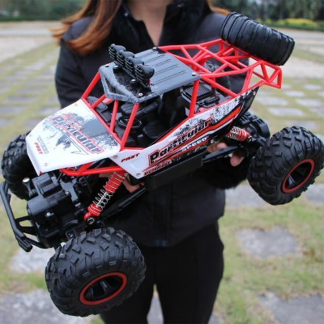 BowLift | Durable remote-controlled monster truck for off-road adventures