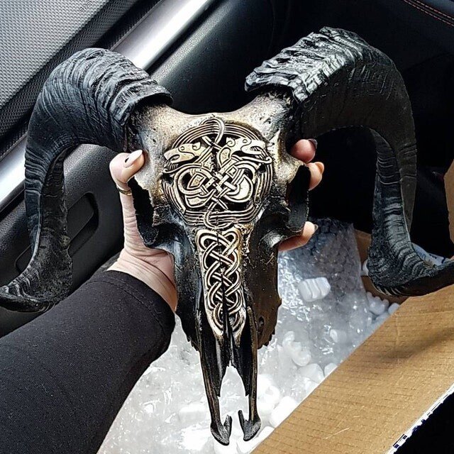 BowLift | Carved Ram Skull