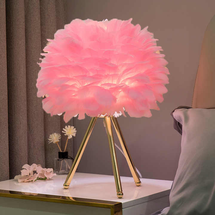 BowLift | Dimmable Table Lamp with Luxury Feathers – Pluma