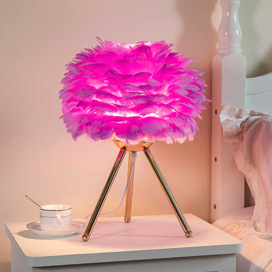 BowLift | Dimmable Table Lamp with Luxury Feathers – Pluma
