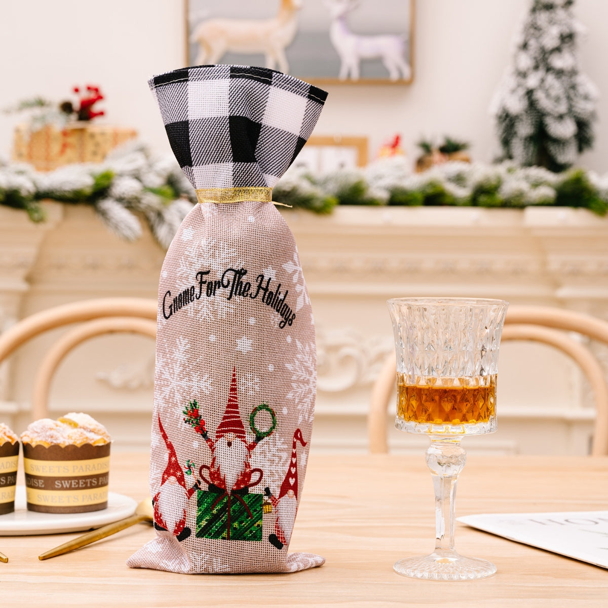 BowLift | 2-Piece Christmas Plaid Wine Bottle Covers
