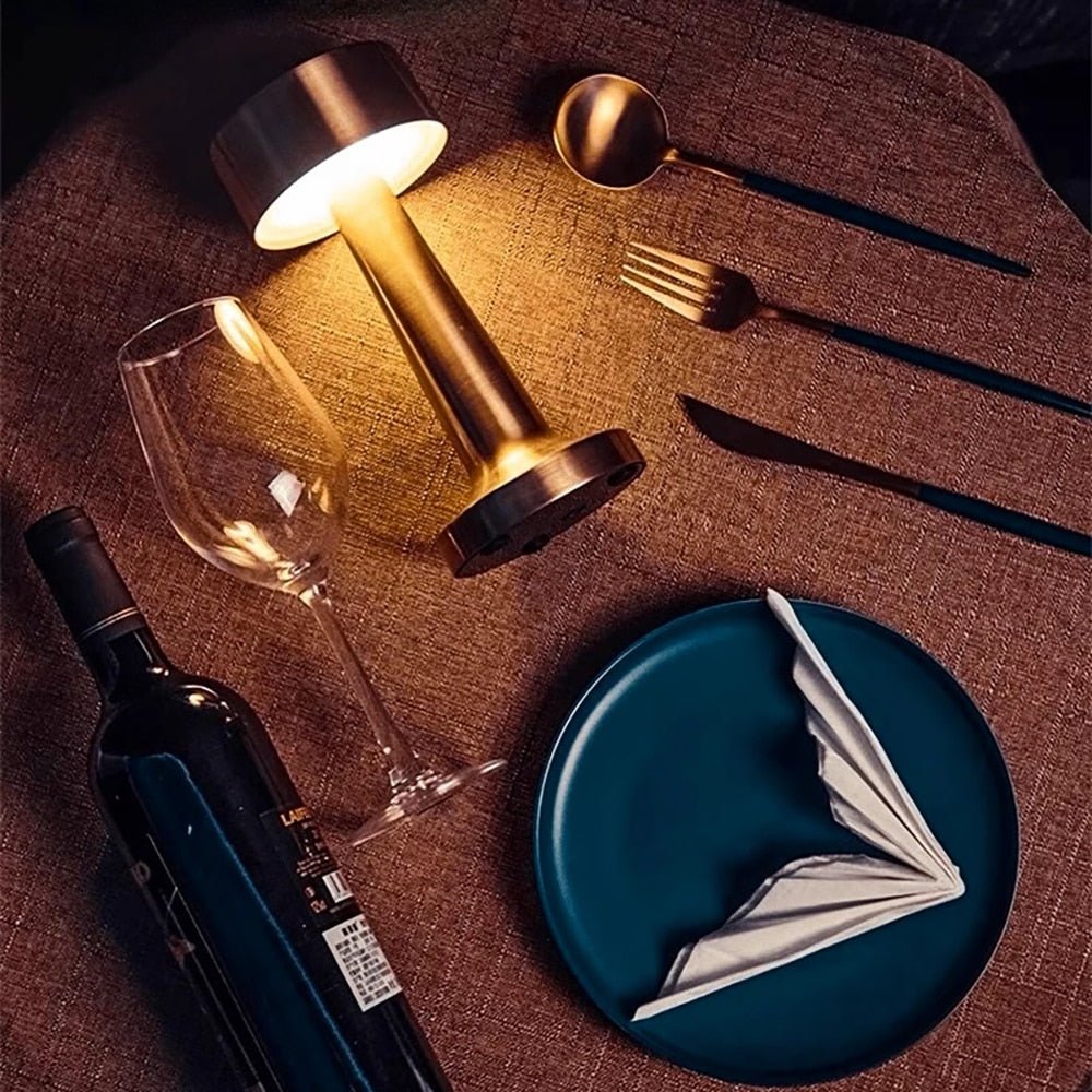 BowLift | LED Table Lamp with Metal Modern Design