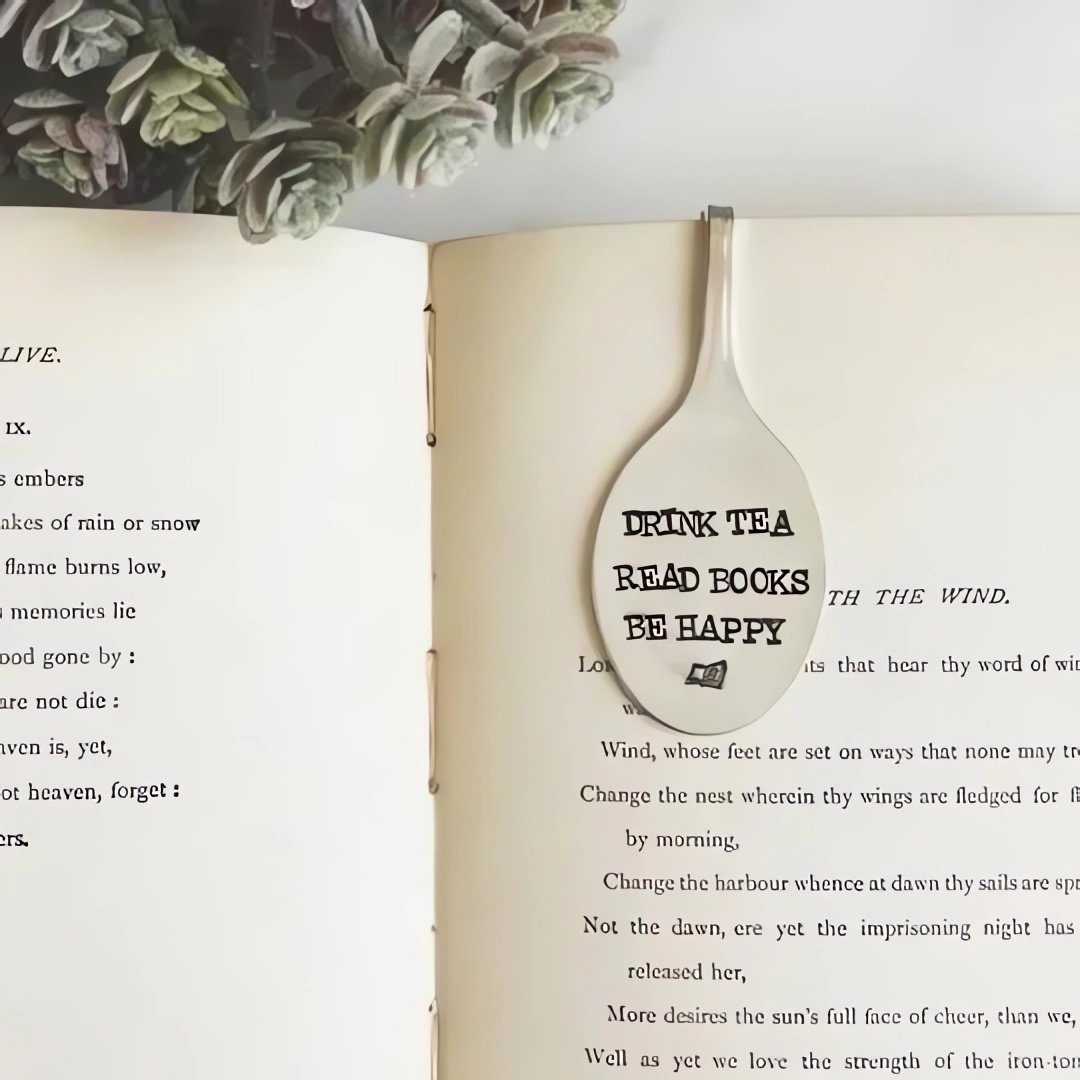 BowLift | Funny Spoon Bookmark -the perfect gift for a bookworm