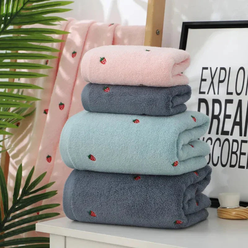 BowLift | Strawberry Bath Towels
