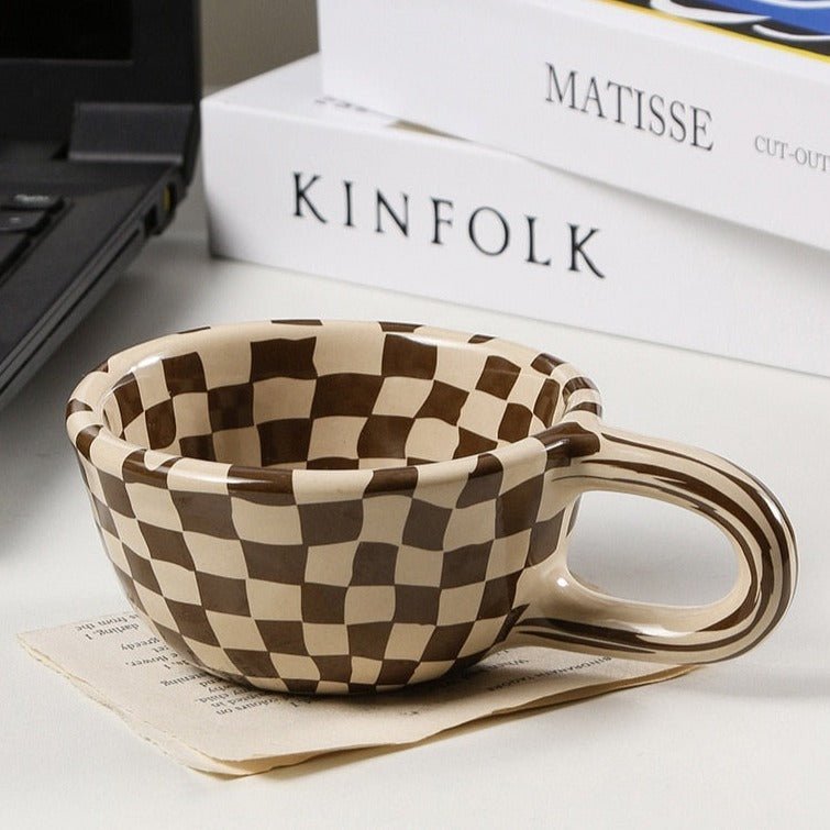 BowLift | Ceramic mug with irregular checkerboard pattern