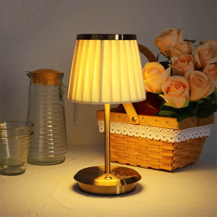 BowLift | Golden DreamDrape Table Lamp – Elegance and Flexibility