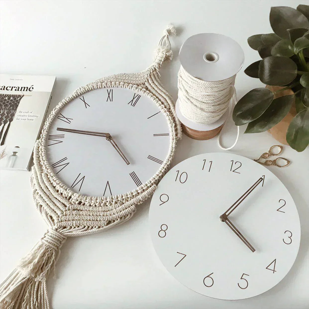 BowLift | BohèmeTick - Chic Macrame Clock
